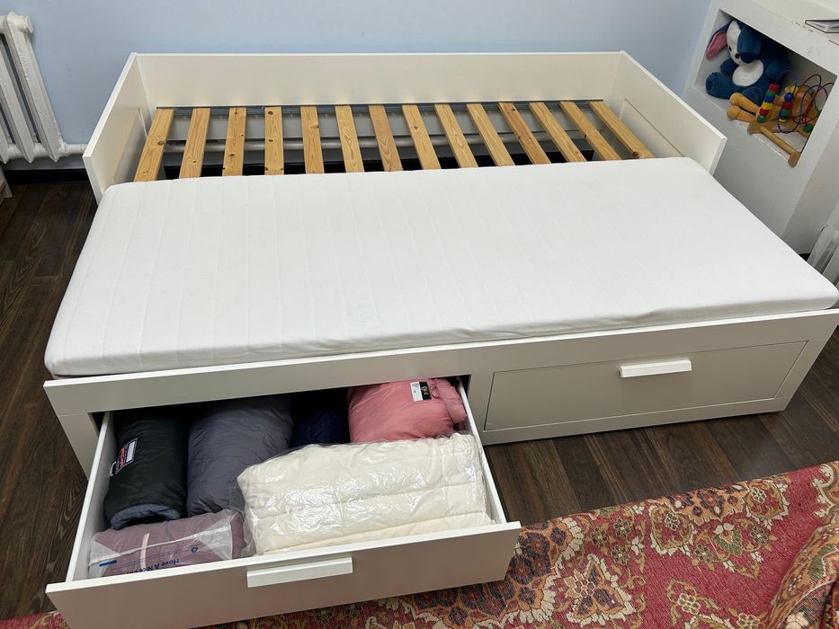 Ikea кровать с полками