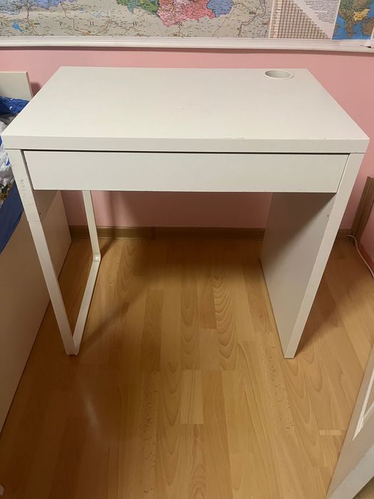 Продавам бюра със леки поправими забележки