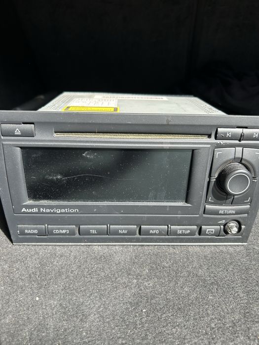Не работеща Оригинална audi RNS -E  navigation за A4 b7 части /ремонт