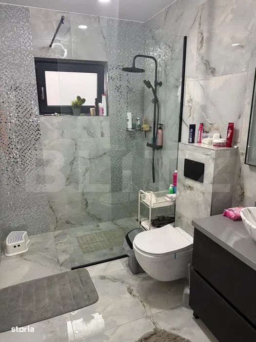 Casa moderna de vanzare individuala in Izvor, complet mobilata si util