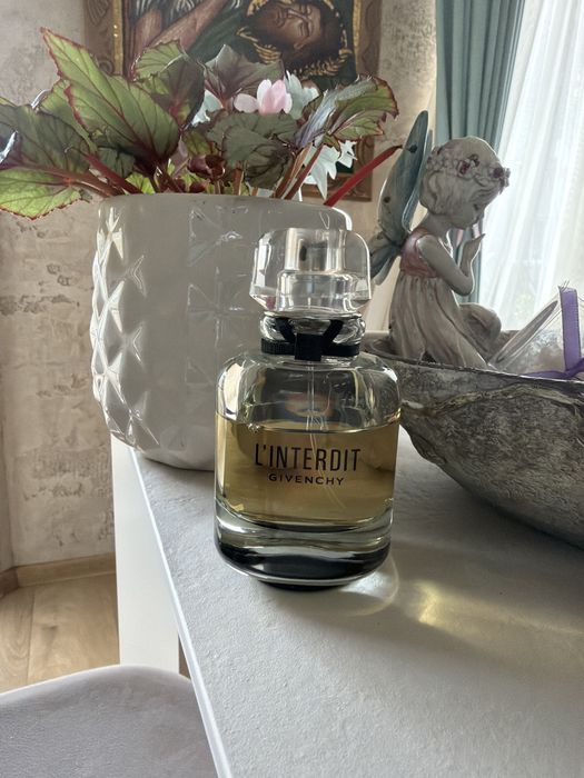 Givenchy  L’interdit