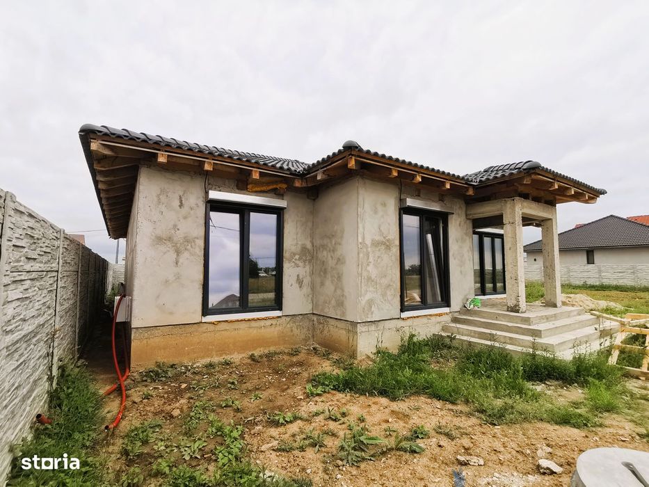 Casă 4 camere constructie de calitate ,construită de proprietar la alb