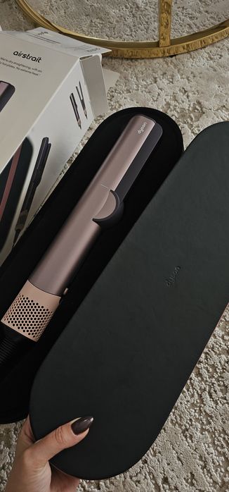 Dyson Airstrait NOU