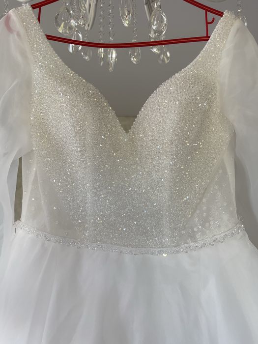 Продам свадебное платье и вечерние