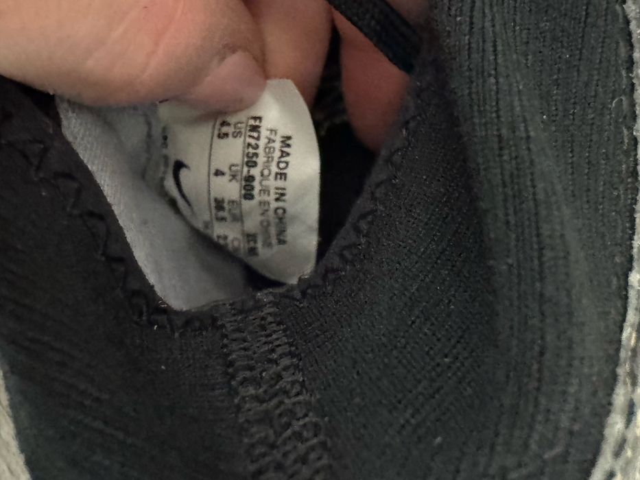 Детски футболни бутонки и стоножки Nike и Mizuno