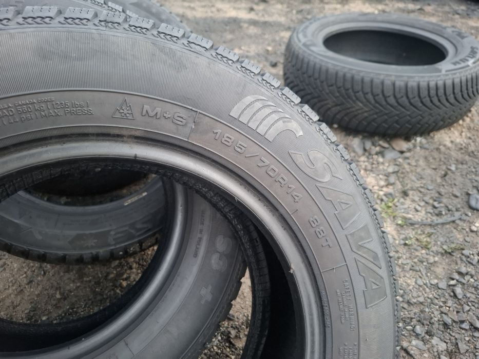 Vand  2 anvelope 185 70 14  sava m+s mixte bune