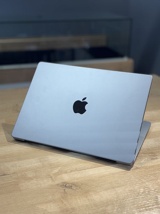 MacBook Pro M3/Рассрочка 0-0-12