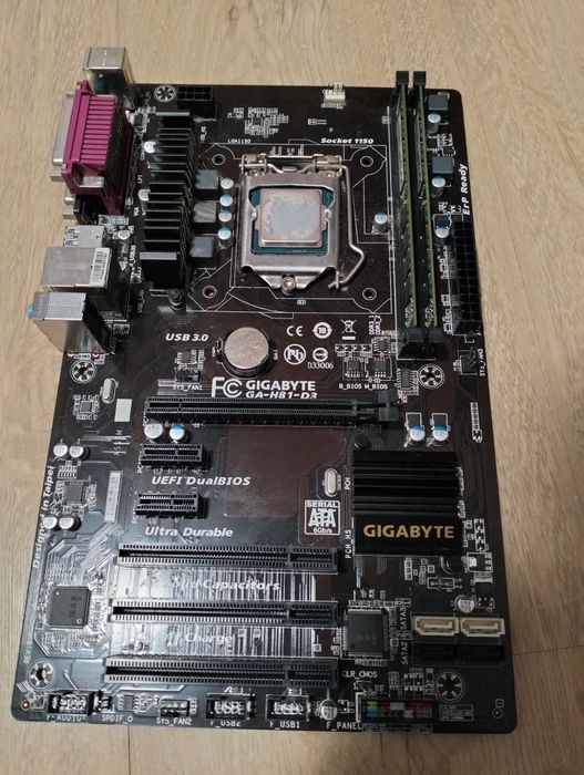 KIT i5 4590 3.3 GHz + Placa de Baza  GIGABYTE GA-H81-D3 + SURSA
