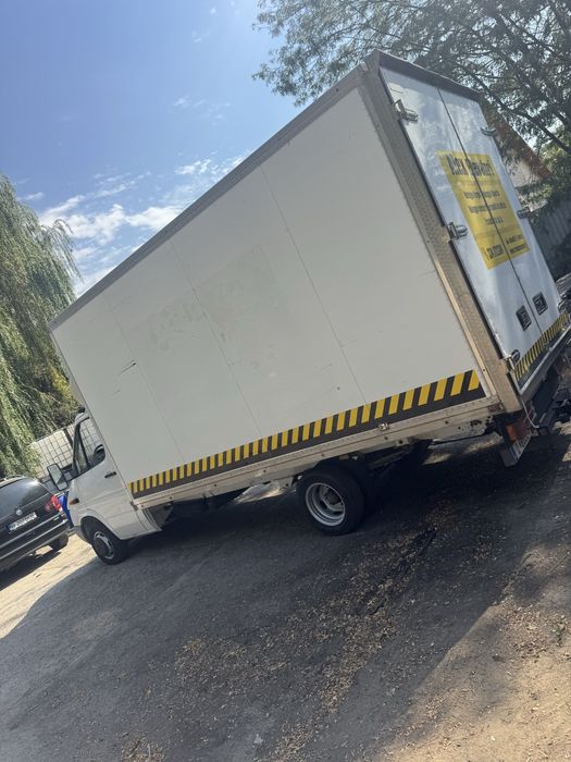 Cub mercedes sprinter 2000-2006 . Stare buna. Ideal spatiu depozitare