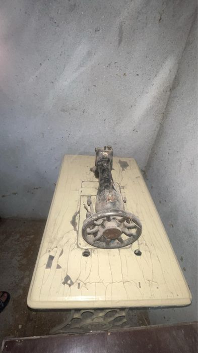 Masini de cusut Ileana si Zhinger