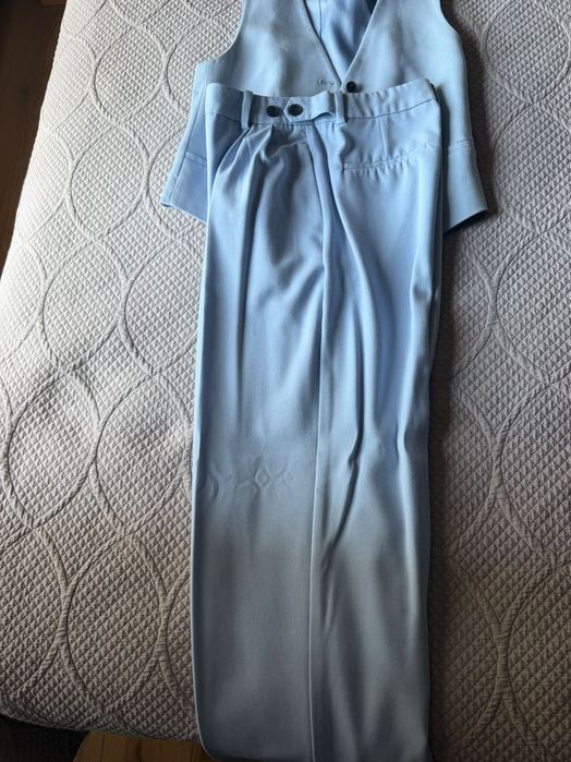 Дамски костюм reserved xs