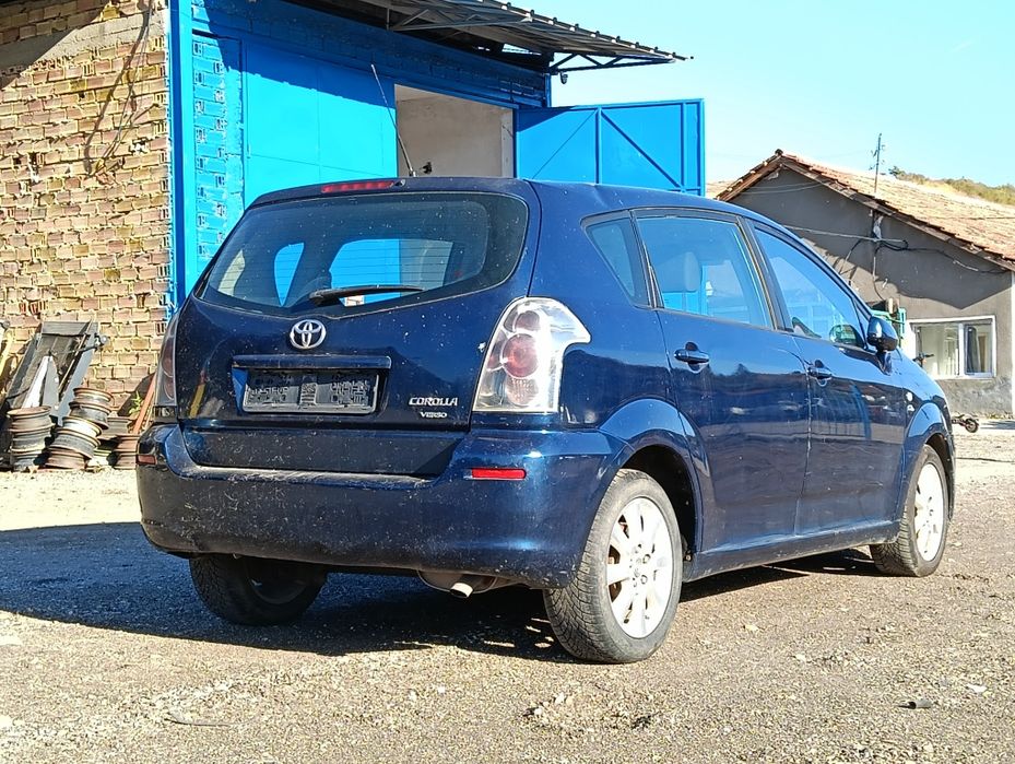 Toyota Corolla Verso / 2004г. / НА ЧАСТИ / 2.0 D4D 116кс.