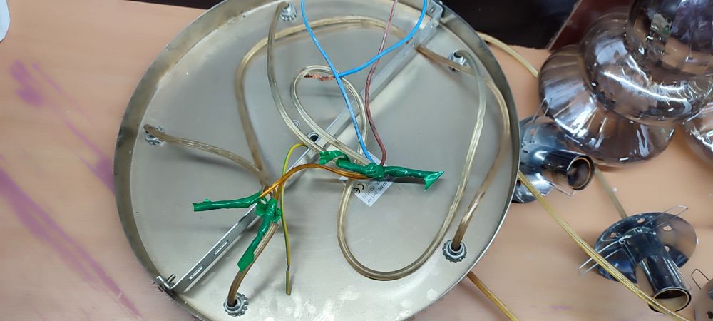 Продам люстру бу