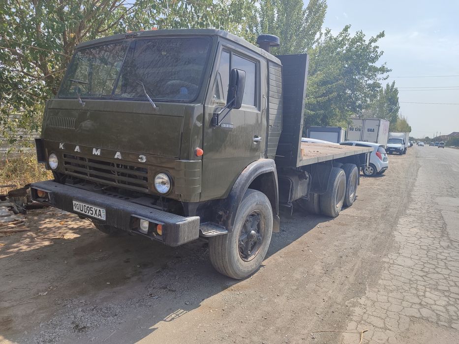 Грузовой КамАЗ площадка