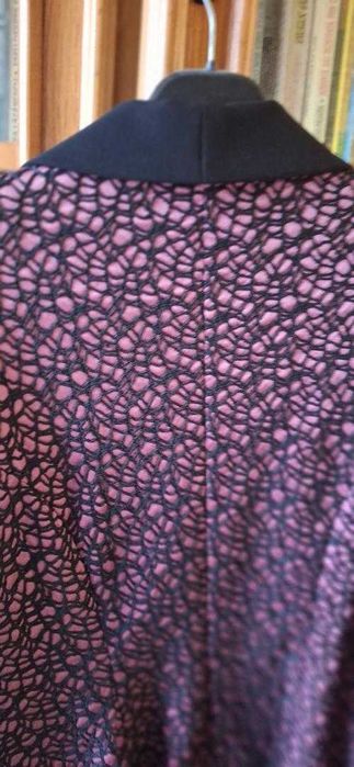 compleu de seara   nou roz intens cu negru sacou si fusta 48 XL 130lei