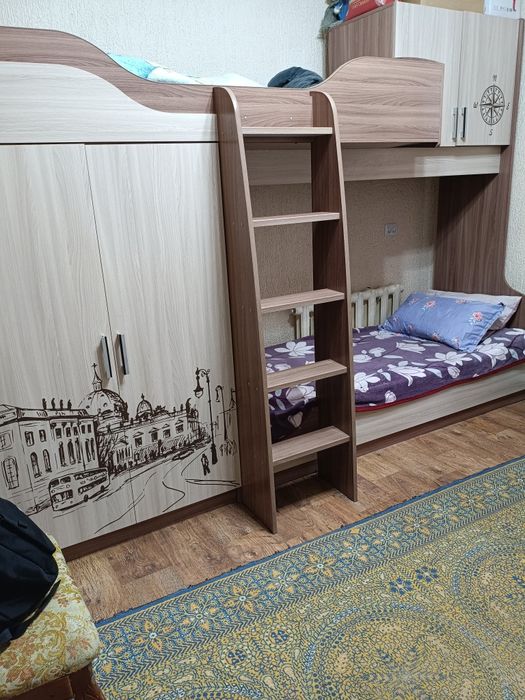 Кровать двухъярусная