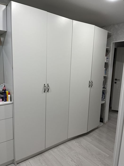 Продаю прихожая 140000тг