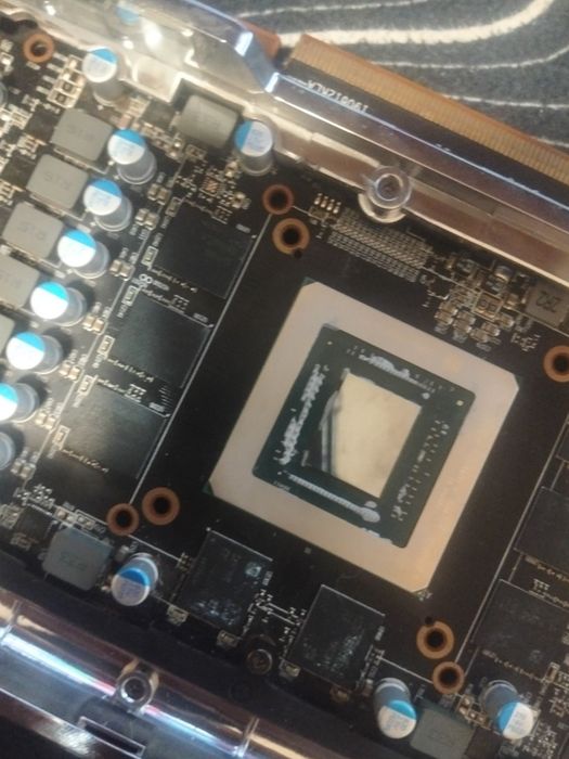 RX 5700 XT / развалено охлаждане
