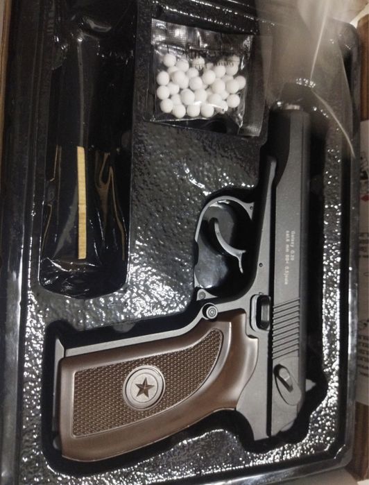 Makarov легендарная металлическая  игрушка