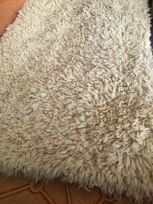 Продавам губер, сто процента вълна, нов, ръчна изработка, 160/240см.на, ръчно такани, нови, неизползвани.