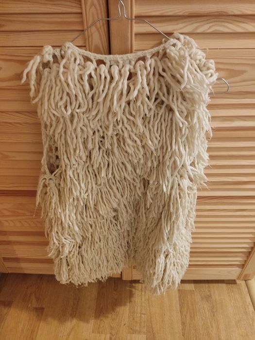 Vesta alba, pufoasa, iarna, marimea S