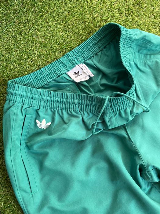 Мъжко долнище : Adidas Gazelle three stripe logo track pants