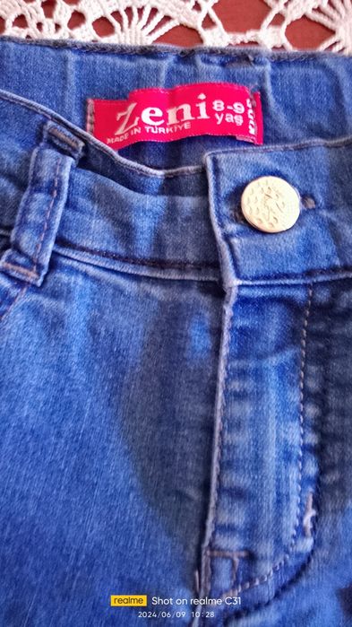 Маркови  дънки за момиче Изключително запазени.