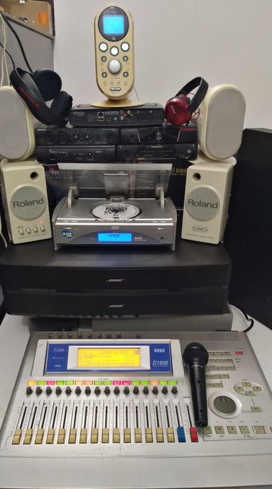 Korg D1600 digital studio recorder hard disc touch screen efx midi