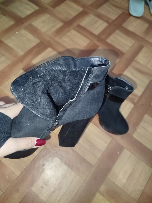 Продам зимние сапожки.