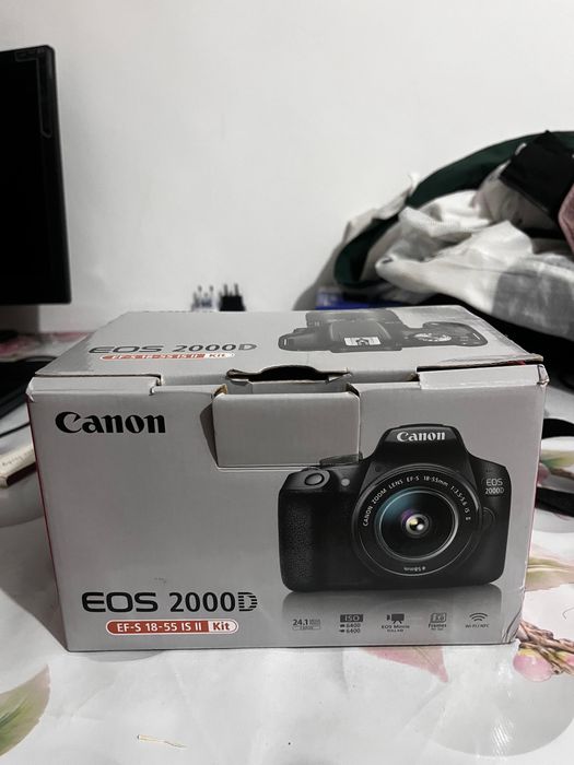 Фотоаппарат Canon EOS2000D