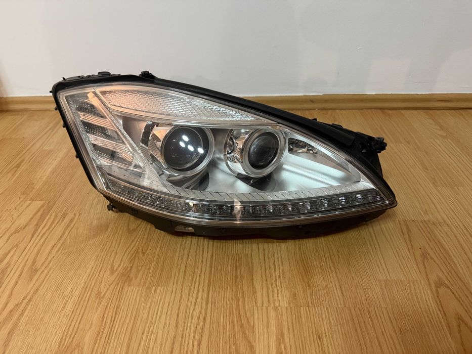 Far dreapta Mercedes-Benz W221 S Class 09-13 Bi-Xenon ILS Night View