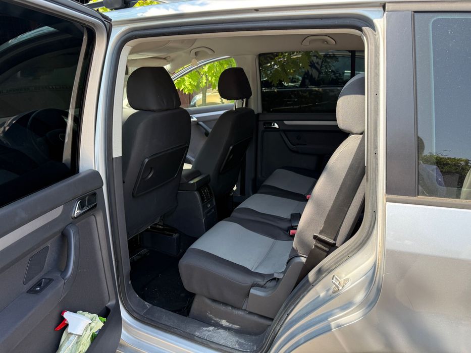 Vând volkswagen touran 2006