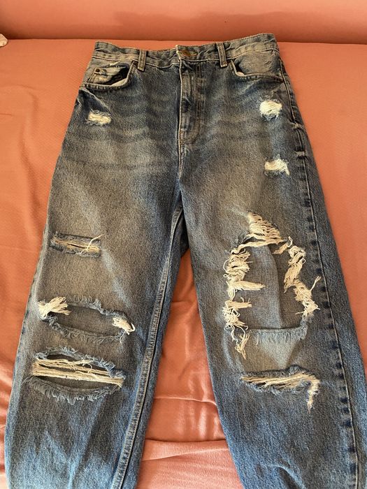 Дънки с висока талия на Bershka