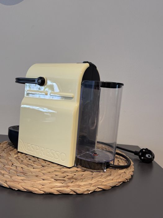 Espressor De'Longhi Nespresso Inissia EN 80.CW, 0.8 l, 1260 W, 19 bar