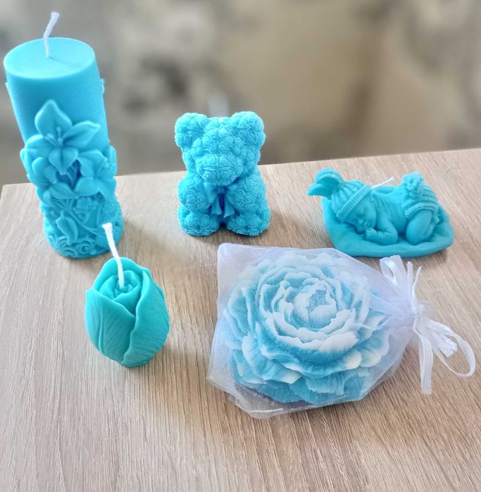 Ръчно изработени соеви свещи и подаръчета