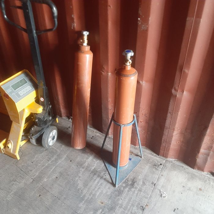 Баллоны углекислота...