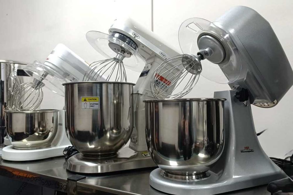 Миксер планетарный на 5 литров.