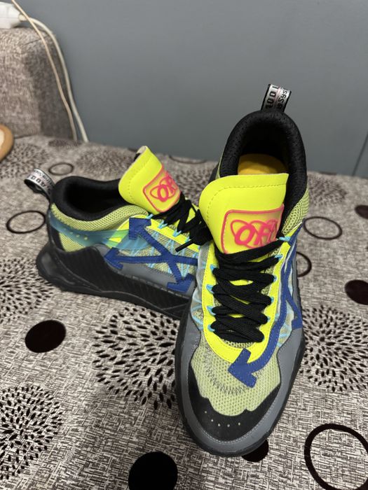 off-white adidasi barbati