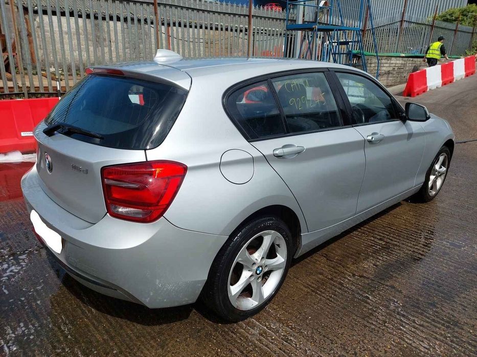 Prag Dreapta BMW Seria 1 2012 Hatchback Argintiu