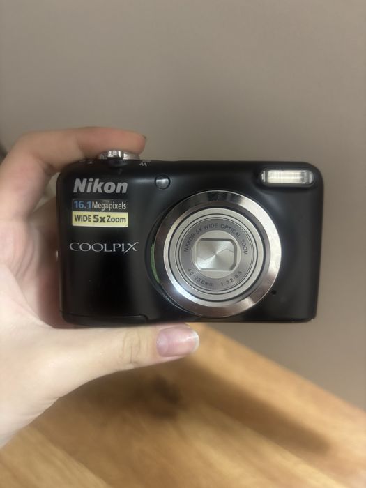 Мыльница nikon coolpixa100