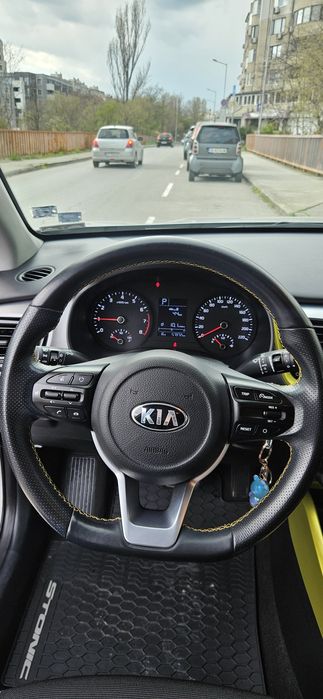 Kia Stonic 2019 1.4 бензин автоматик