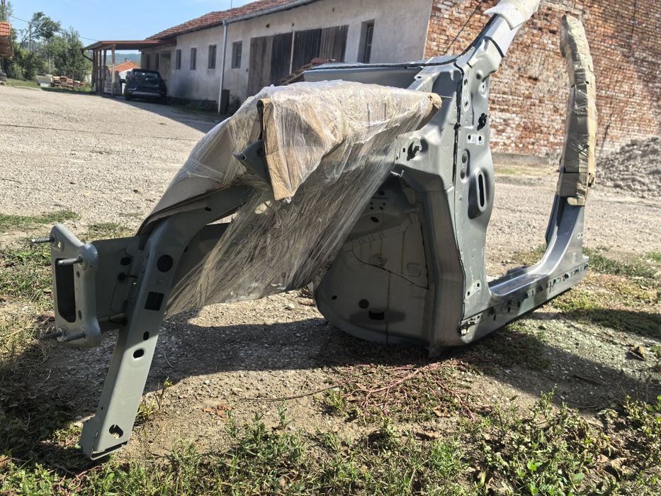 Ляв праг с колони и рог за Ford Kuga 2020 2023