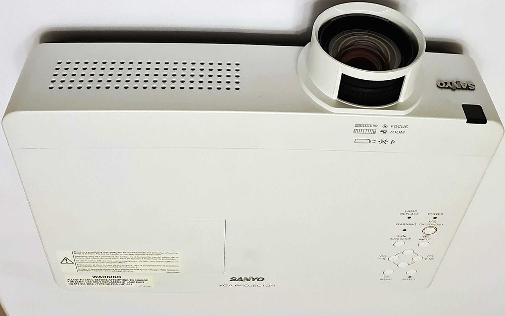 Proiector Sanyo PLC-XU301