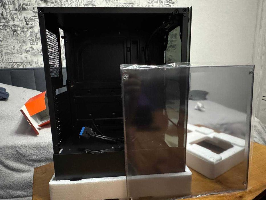 Новый стеклянный компьютерный корпус