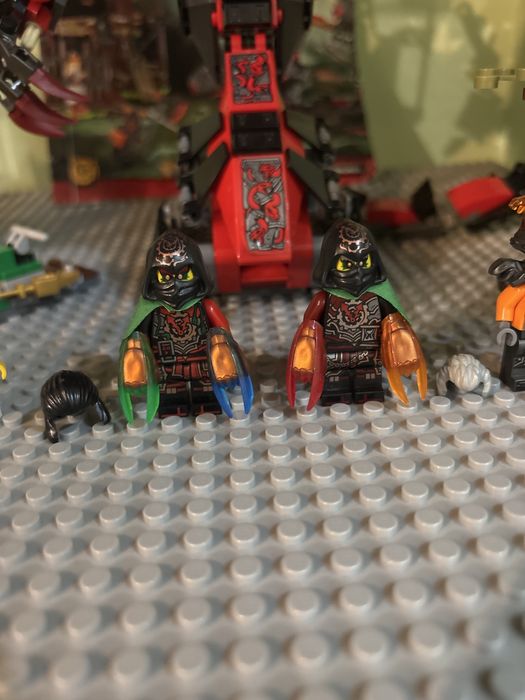Vând seturi lego Ninjago