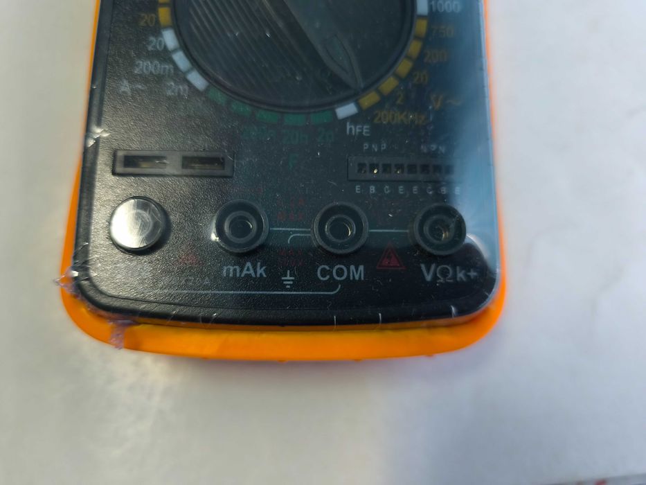 Multimetru digital DT9208A