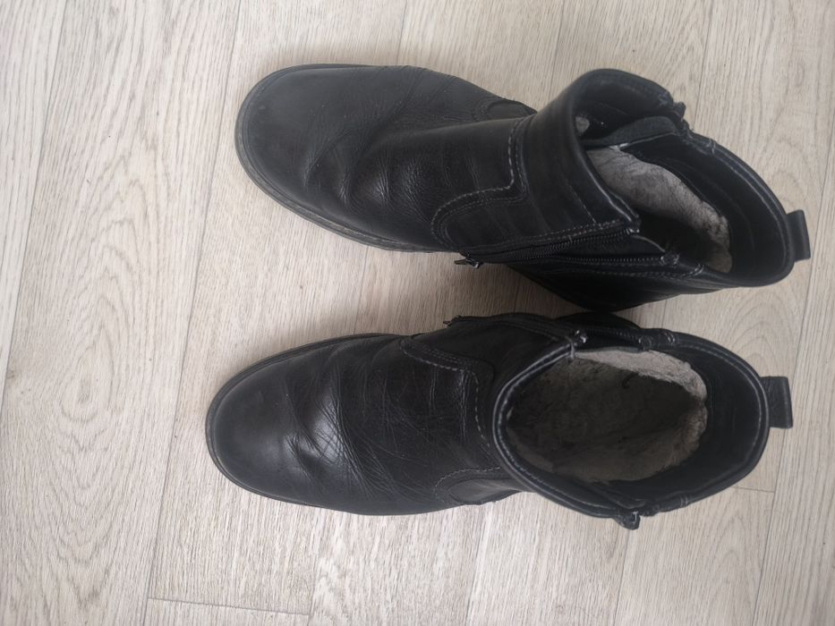 Продаю       Ботинки