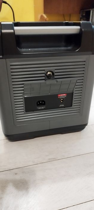 Преносима соларна зарядна станция  2400 w Oukitel power station