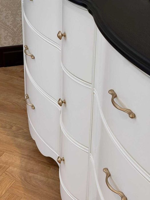Шикарный комод из Дубая