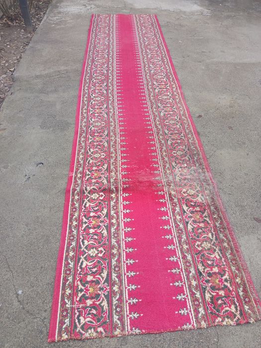 Дорожка ковровая срочно .